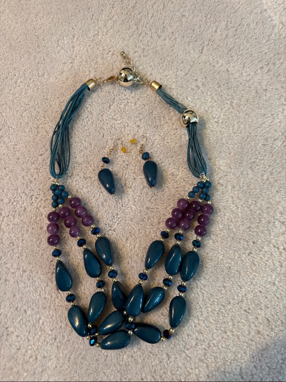Teal and Purple Multi-Strand Beaded Necklace w/Gold Accents & matching earrings.